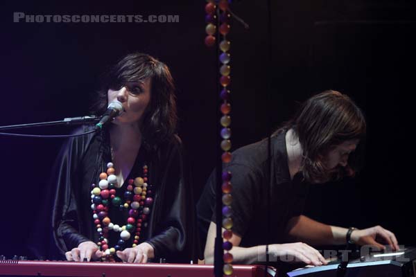 SARAH BLASKO - 2010-12-04 - PARIS - Cafe de la Danse - 